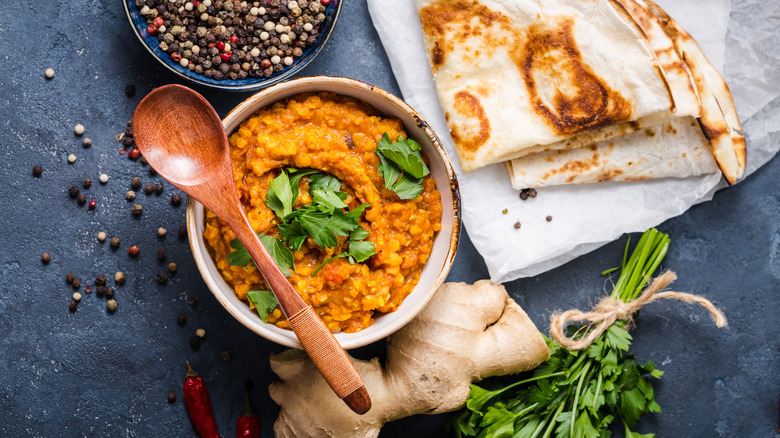 Red lentil dahl with pita