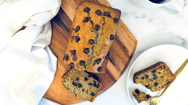 white towel with raisin bread