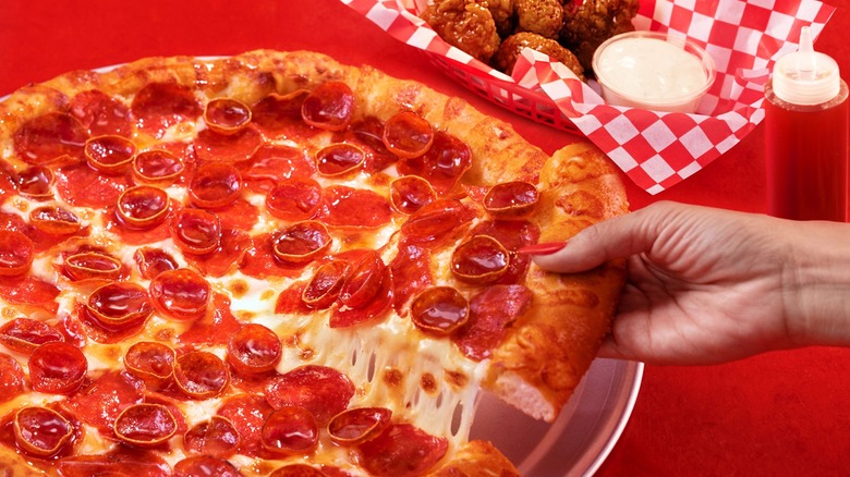 Advertisement for Pizza Hut hot honey