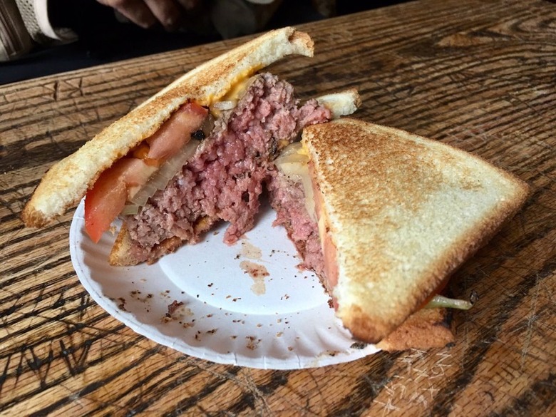 Connecticut: Louis' Lunch (New Haven)