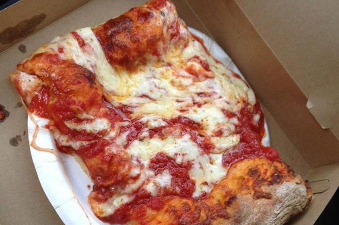  Best Pizza: Micucci Grocery Store (Portland)
